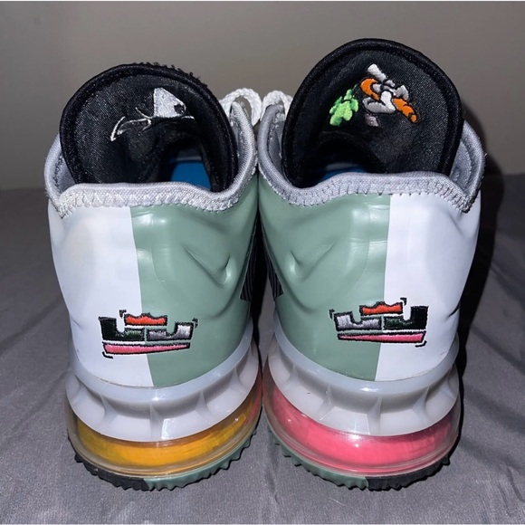 Nike LeBron XVIII 18 Low Space Jam Bugs vs Marvin Grey CV7562-005 Men's Size 6.5 - Picture 4 of 10